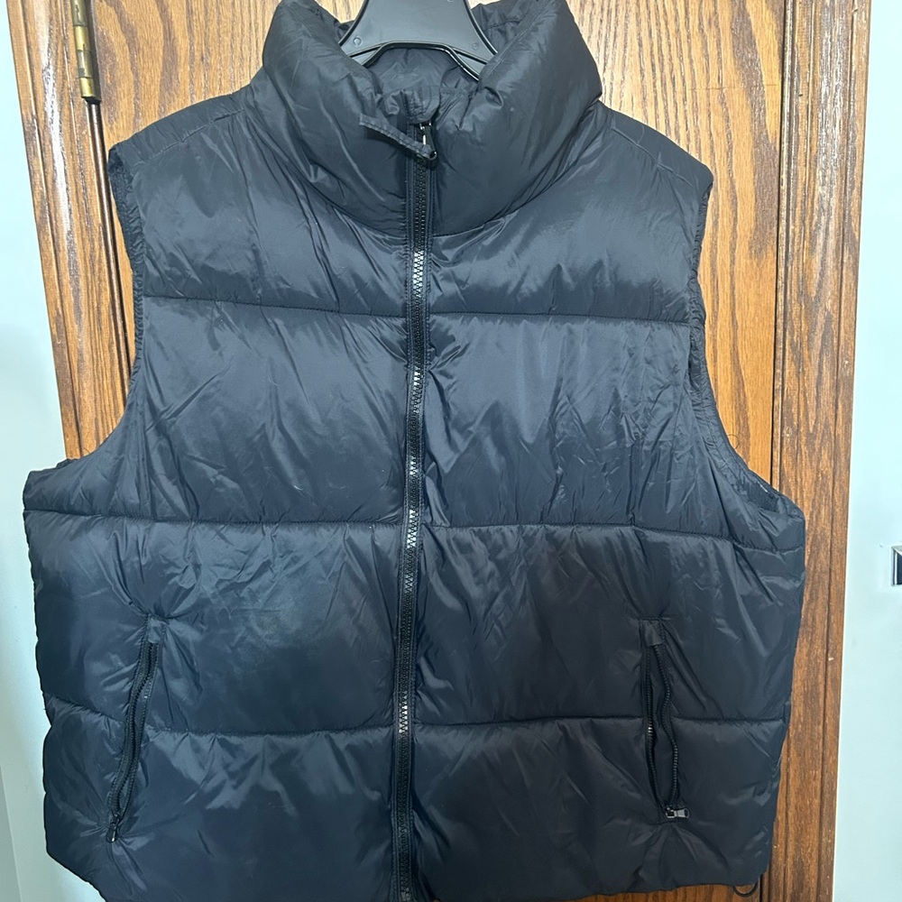 Old Navy women’s  Dark Puffer Vest